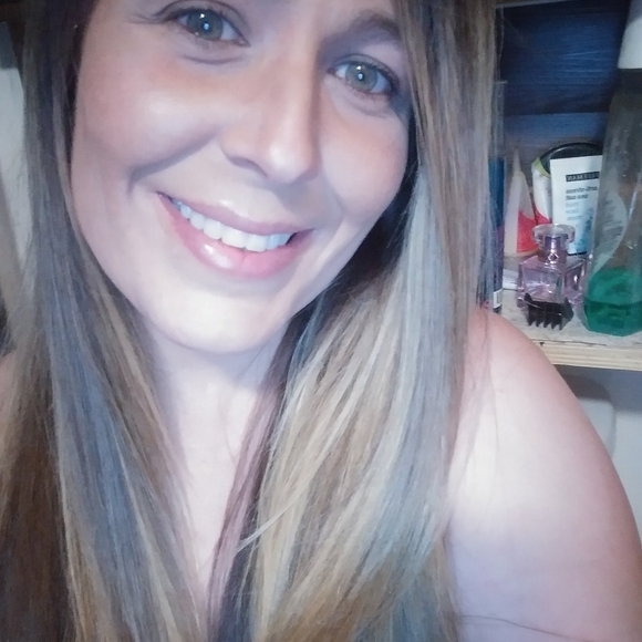 Meet your Posher, @bbrooklyn134 (Brooke) - Picture 1 of 8